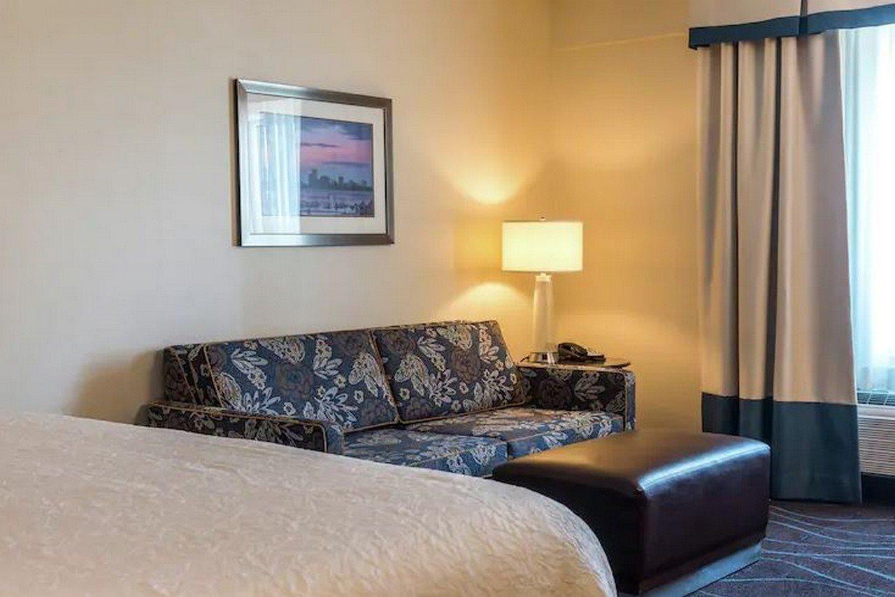 Hampton Inn By Hilton Ottawa Airport Экстерьер фото