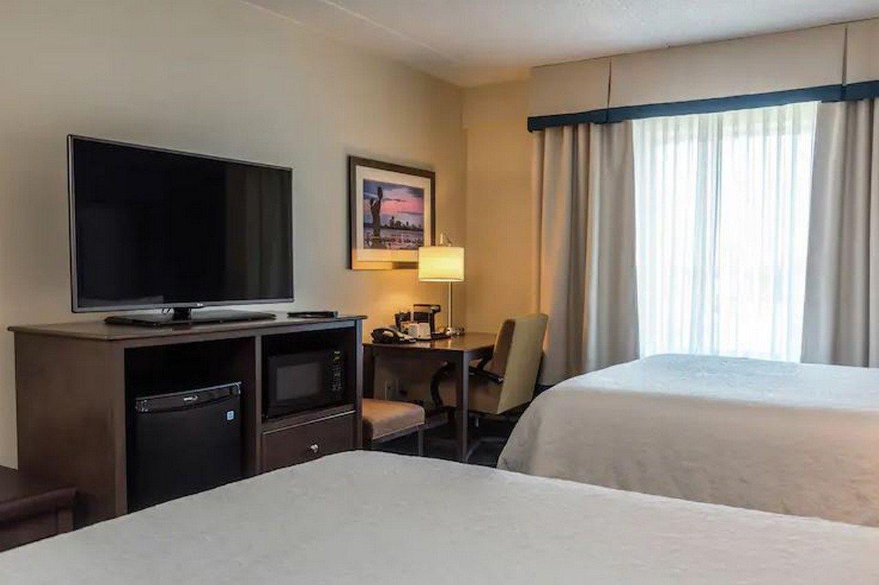 Hampton Inn By Hilton Ottawa Airport Экстерьер фото