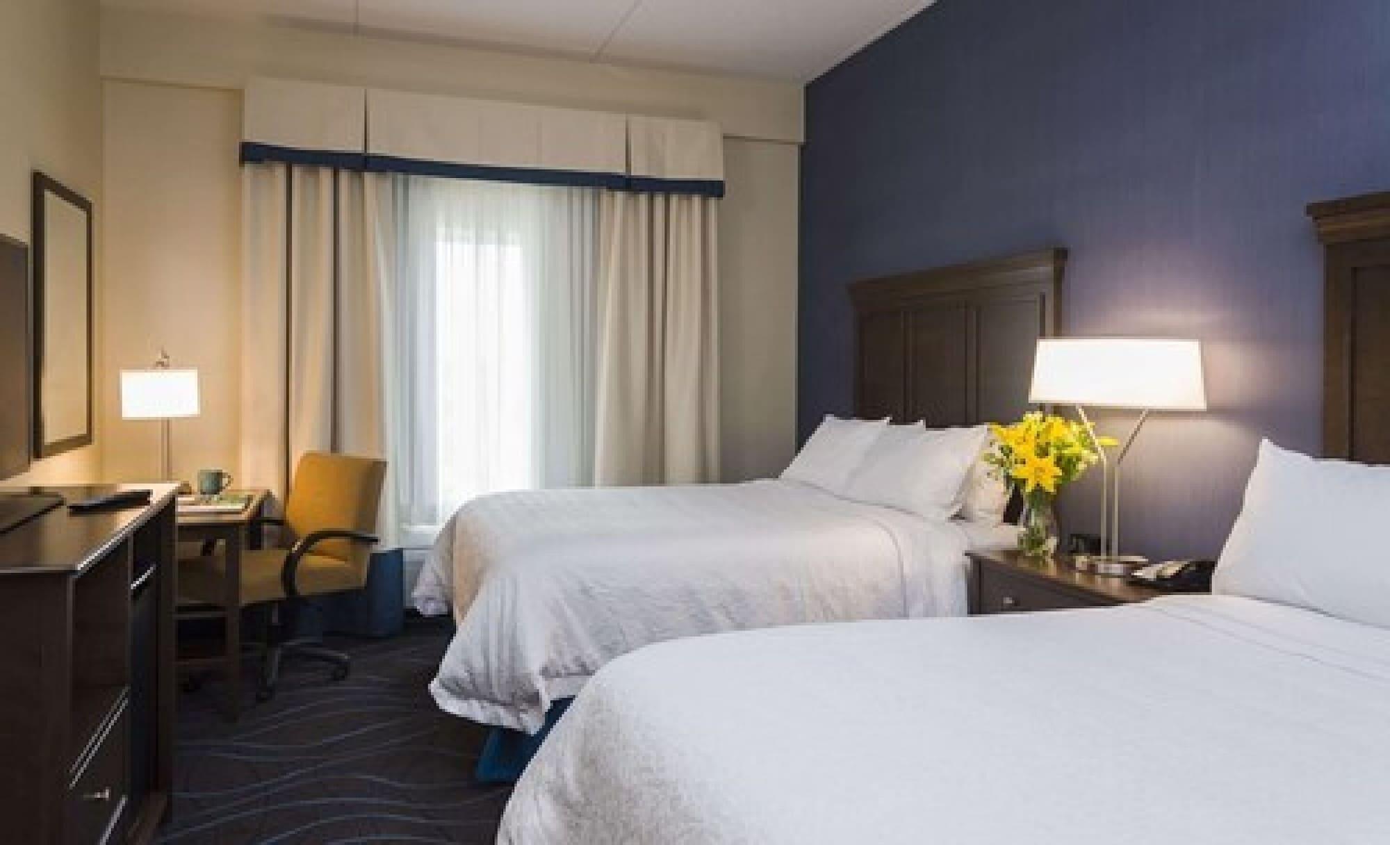 Hampton Inn By Hilton Ottawa Airport Экстерьер фото
