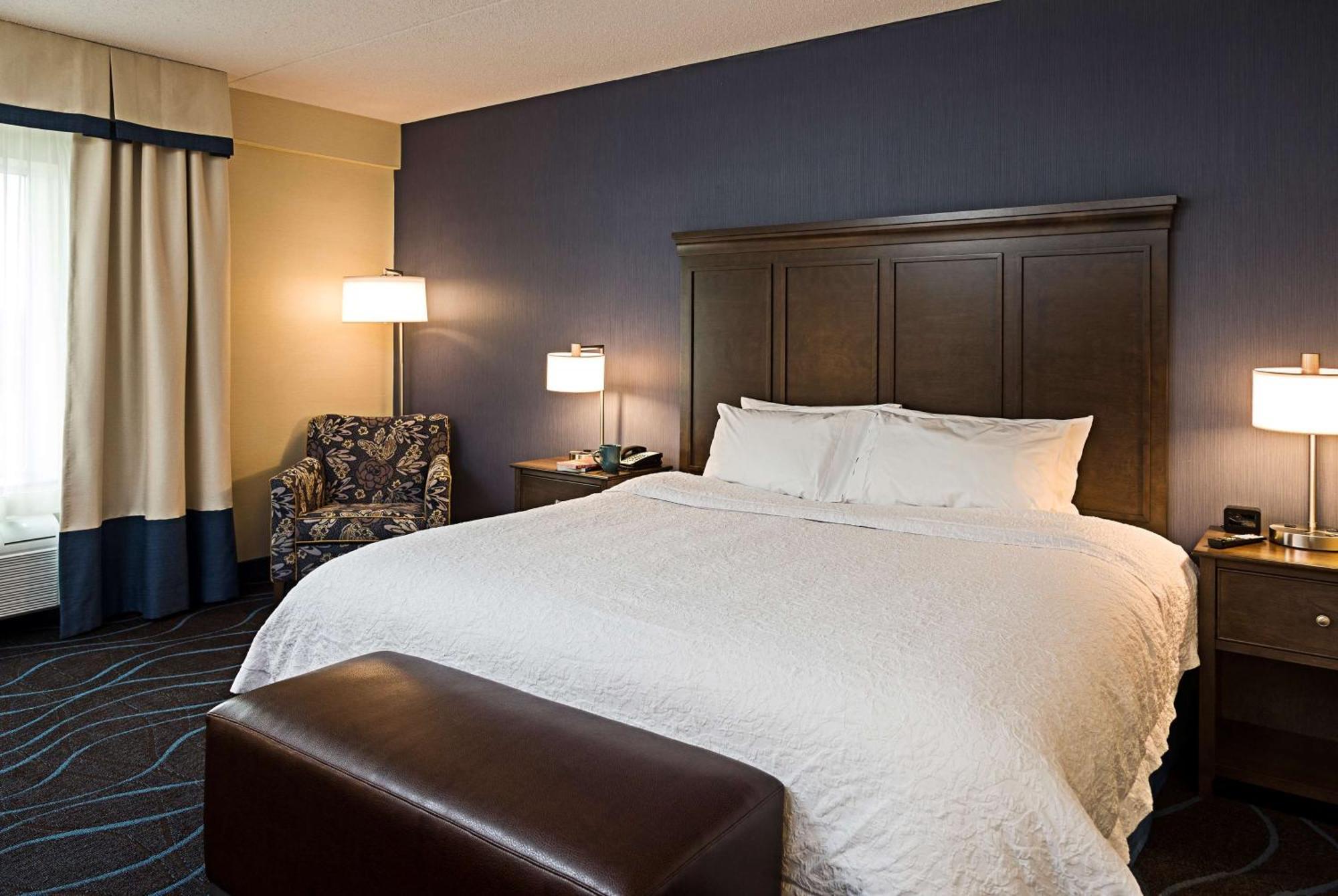 Hampton Inn By Hilton Ottawa Airport Экстерьер фото