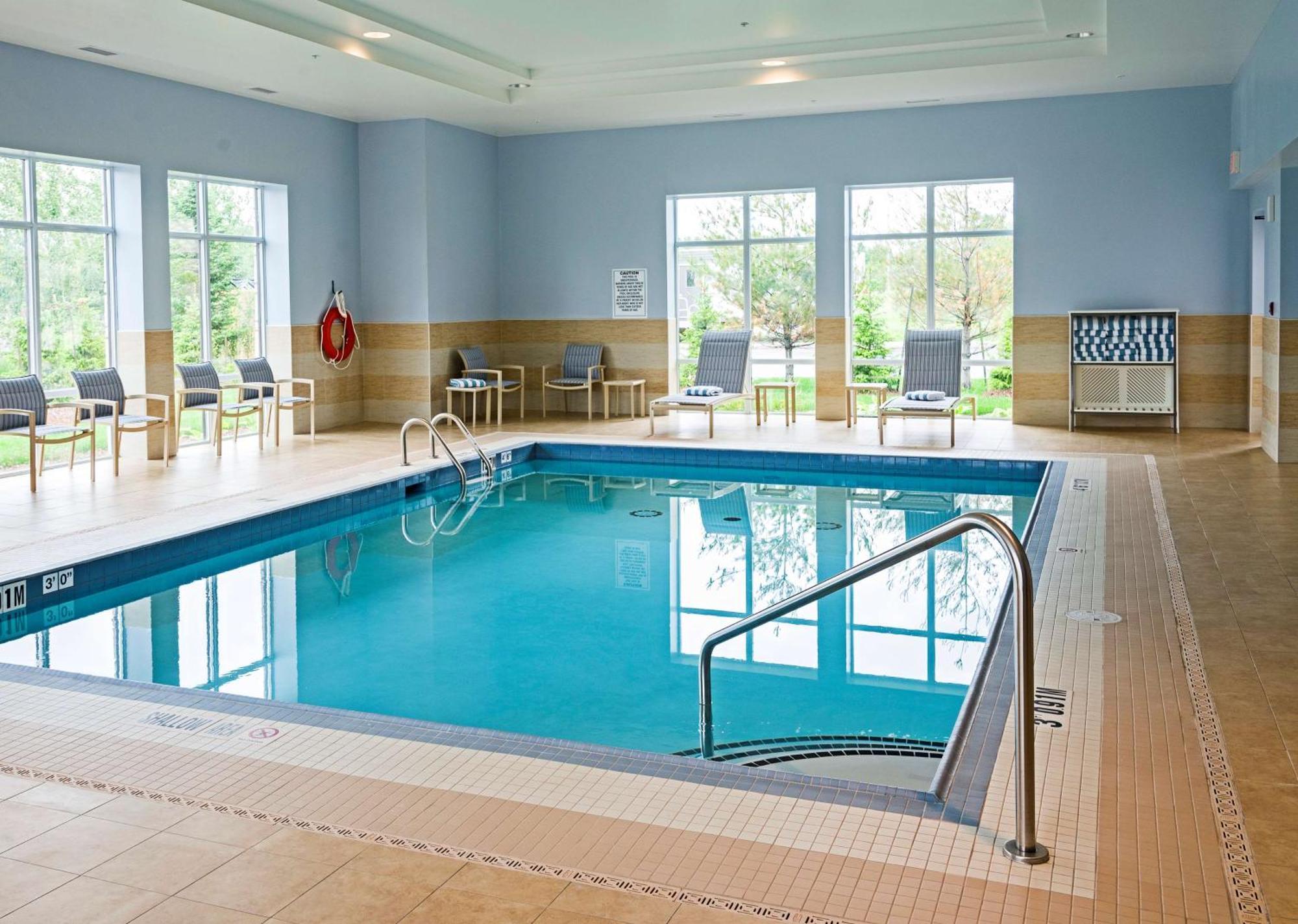 Hampton Inn By Hilton Ottawa Airport Экстерьер фото