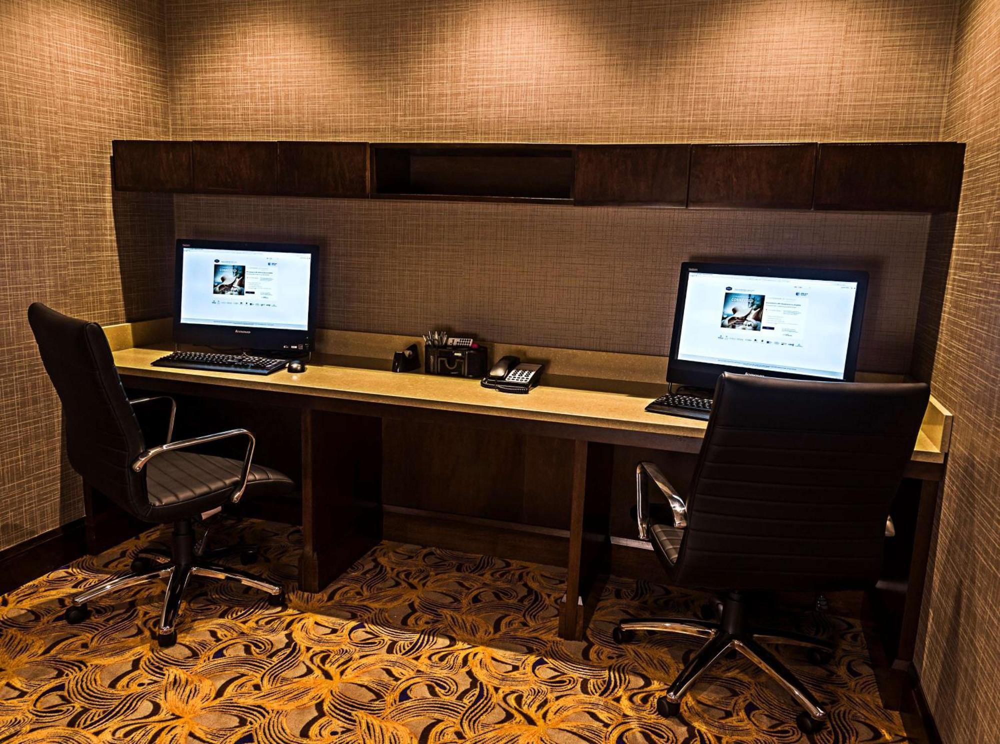 Hampton Inn By Hilton Ottawa Airport Экстерьер фото